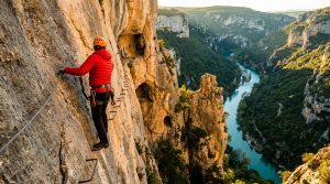 Via ferrata du Thaurac : grimper entre ciel et roche