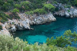 Visiter la calanque de Petit Méjean sur la Côte Bleue