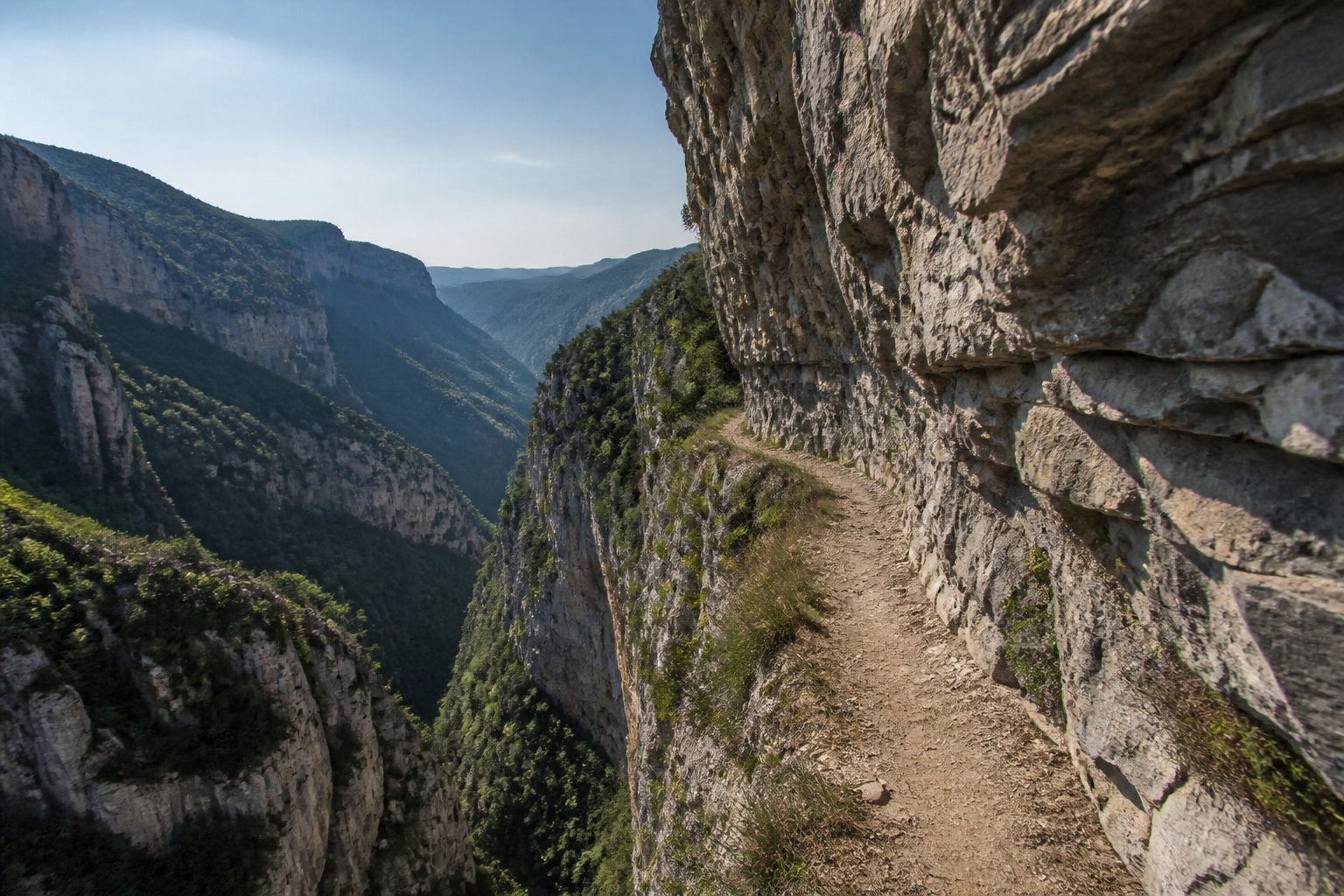 Parcourir les itinéraires de roche