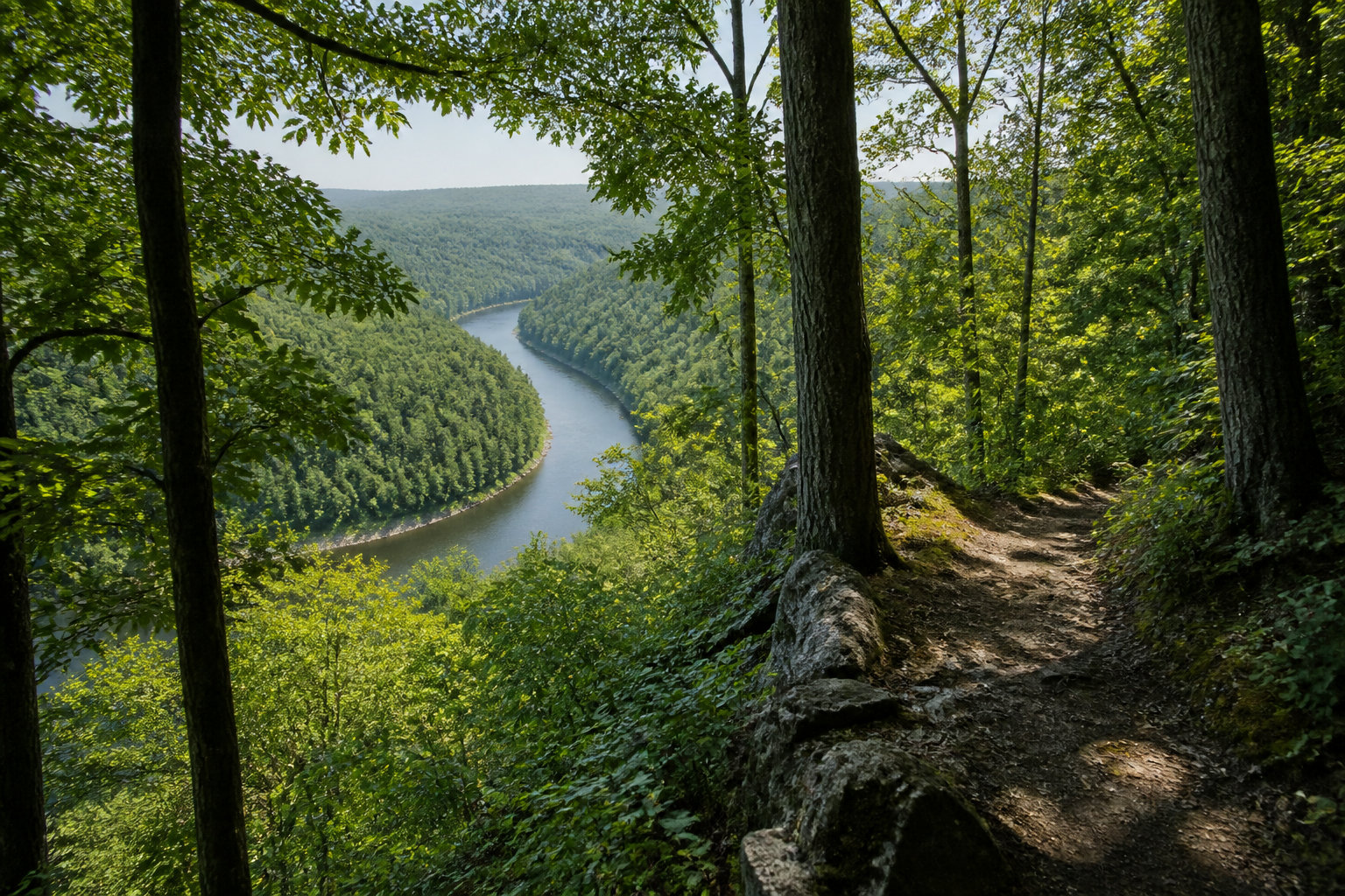 Sillonner les boucles de randonnée de la Sioule