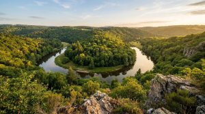 Le méandre de Queuille : panorama sur la Sioule