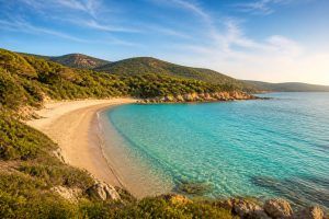 Plage Cupabia : votre havre de paix sauvage en Corse-du-Sud