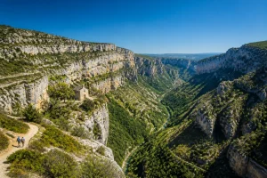 Les gorges de la Nesque : paysages grandioses et randonnées