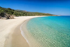 Plage Bodri : votre oasis de sable fin en Balagne