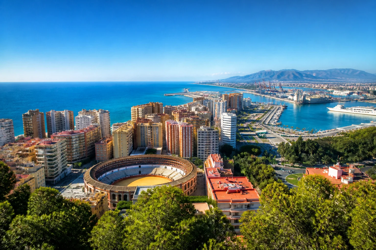 Vue panoramique de malaga joyau de landalousie